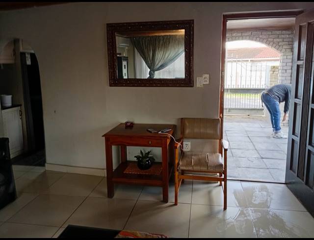 3 BEDROOM FREEHOLD FOR SALE IN ILITHA PARK